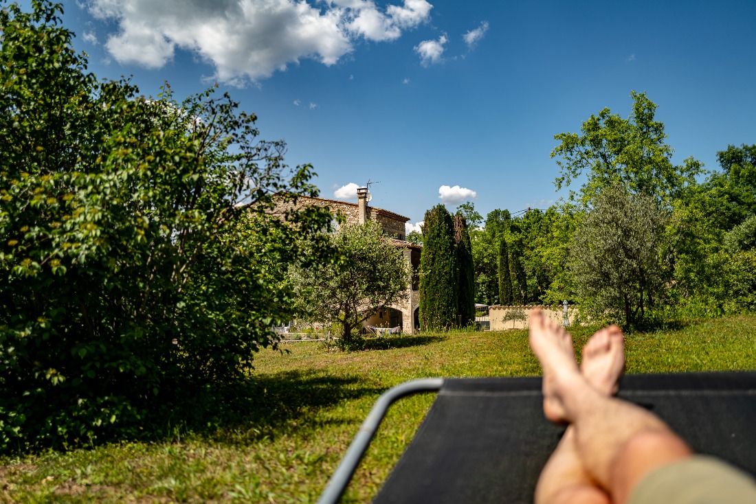 Ligstoelen op het 2e terras